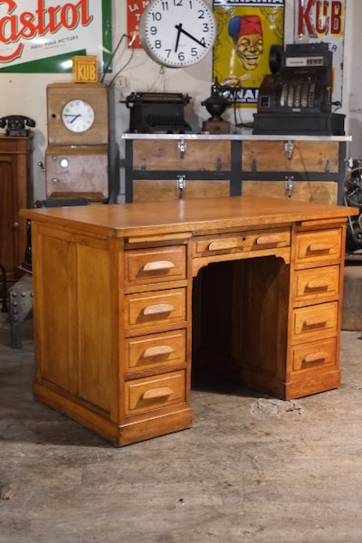 bureau 1ancien 940 a caisson en chene massif